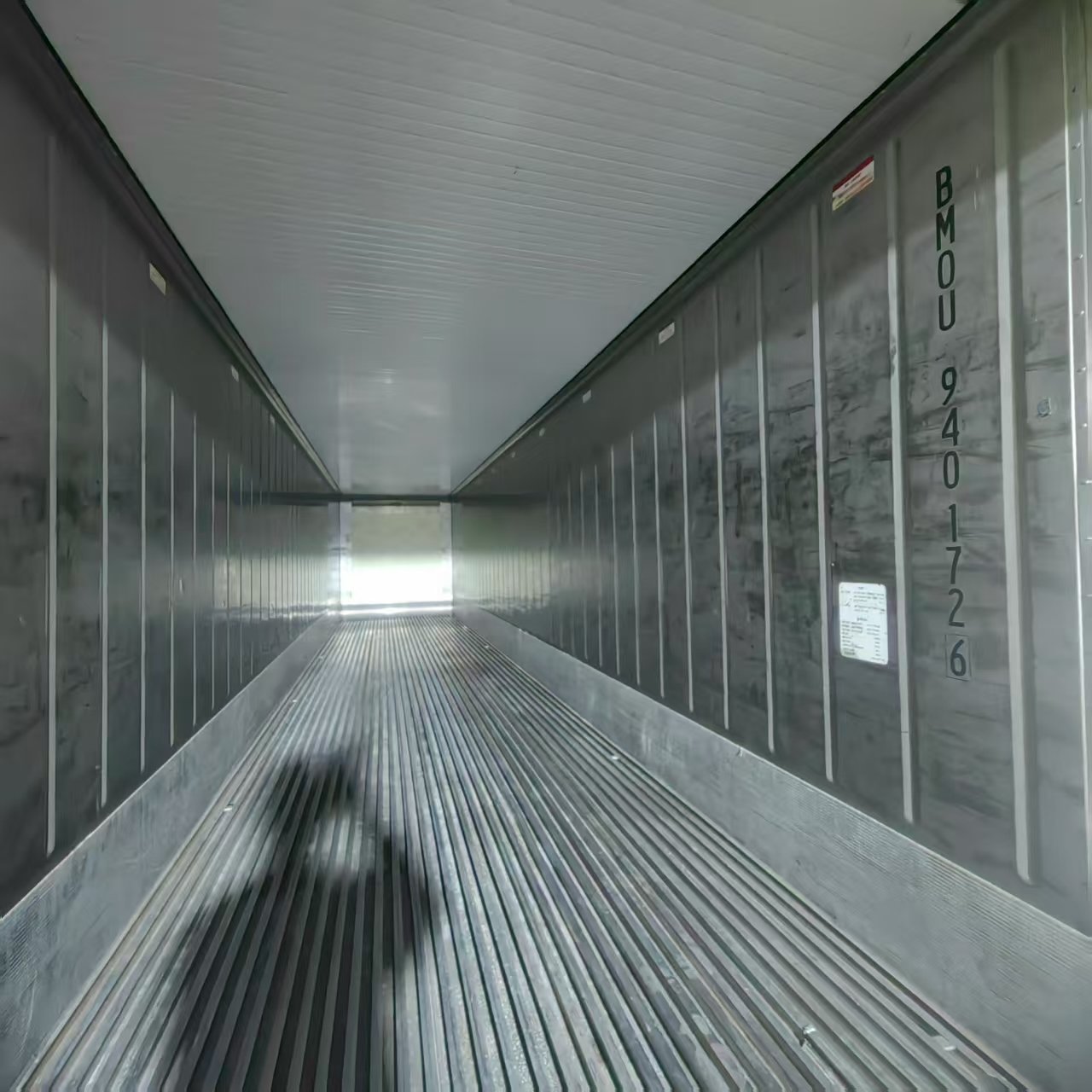 Inspección previa del contenedor para la carga de mariscos de cadena de frío